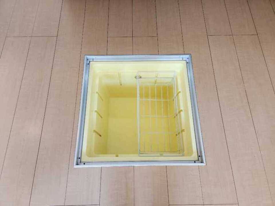 収納　床下収納