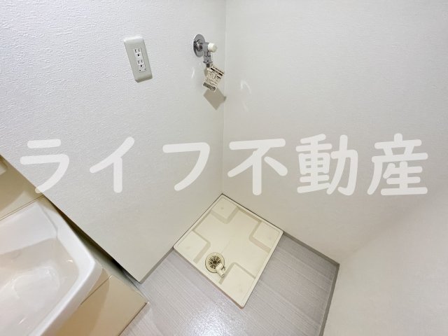 洗面設備　ゆったりとスペースのある洗面所