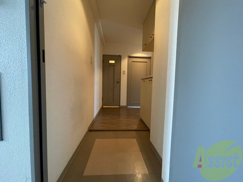 玄関　玄関の様子です。明るい印象ですね。気分もあがりそう。