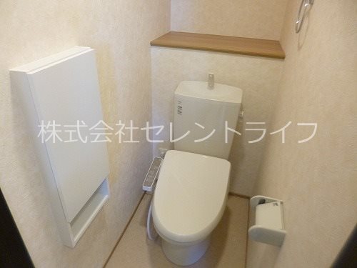 トイレ　温水洗浄暖房便座付トイレ