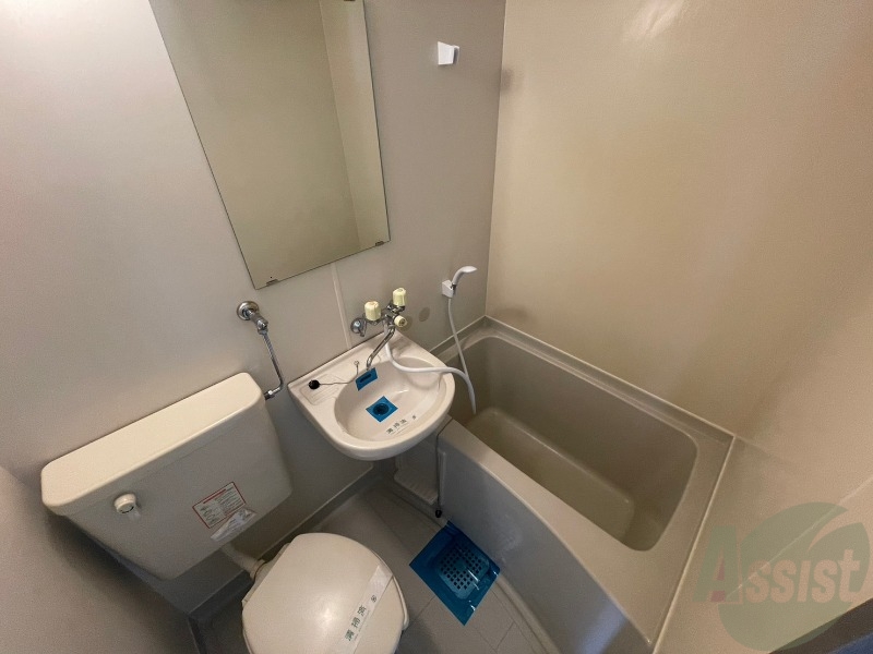 バス・シャワールーム　ユニットバスです。疲れを癒すのに欠かせませんね！