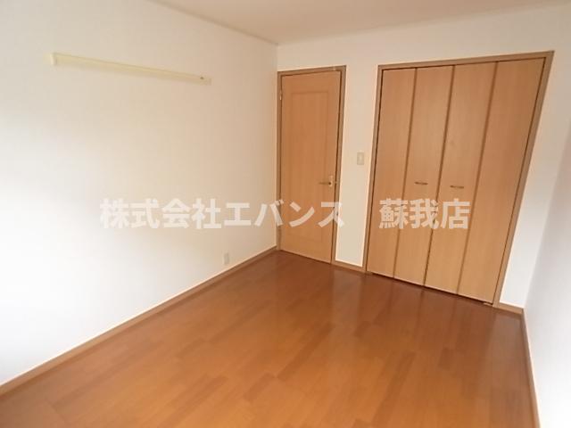 その他部屋・スペース　広くて明るい寝室