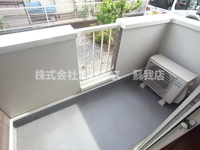 バルコニー　暖かな日差しのふりそそぐバルコニー