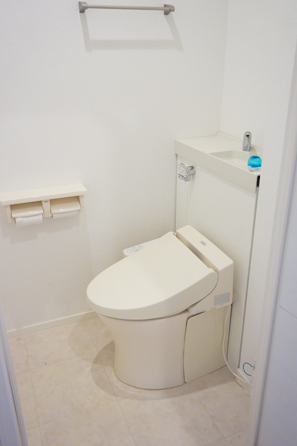 トイレ　人気の洗浄便座付です！清潔感を保てます♪