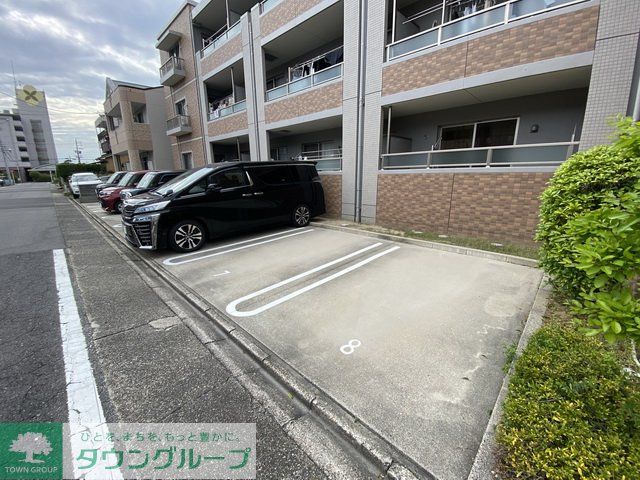 駐車場　駐車場