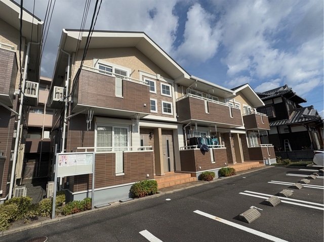 建物外観　落ち着いた雰囲気の外観です