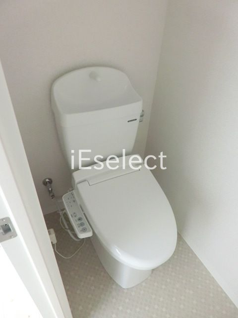 トイレ　ウォシュレット付で快適ですね