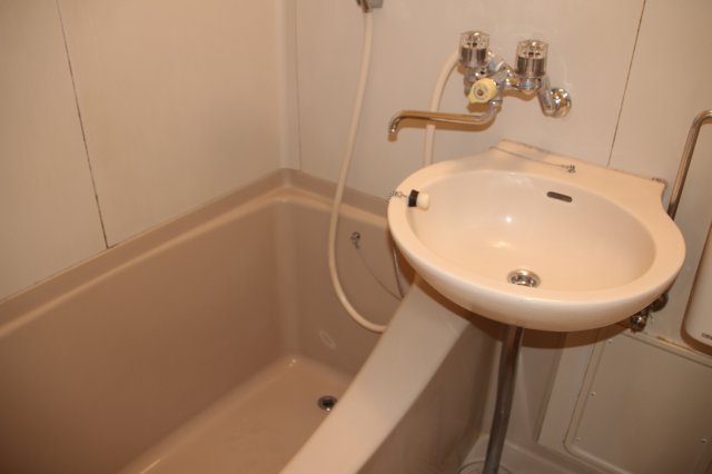バス・シャワールーム　風呂（同一仕様写真）
