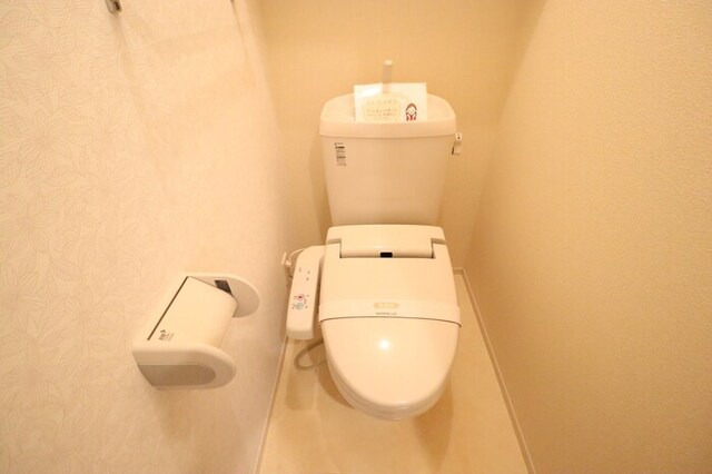 トイレ　温水洗浄暖房便座