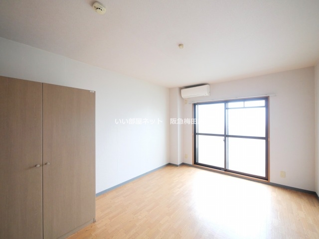 居室・リビング　反転タイプとなります。