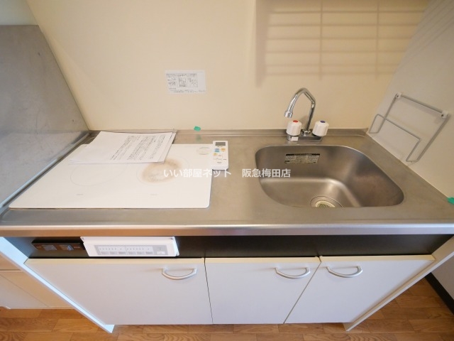 キッチン　反転タイプとなります。