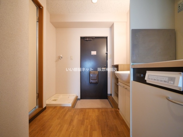 玄関　反転タイプとなります。