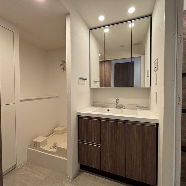 洗面設備　※写真は同タイプ住戸です。
