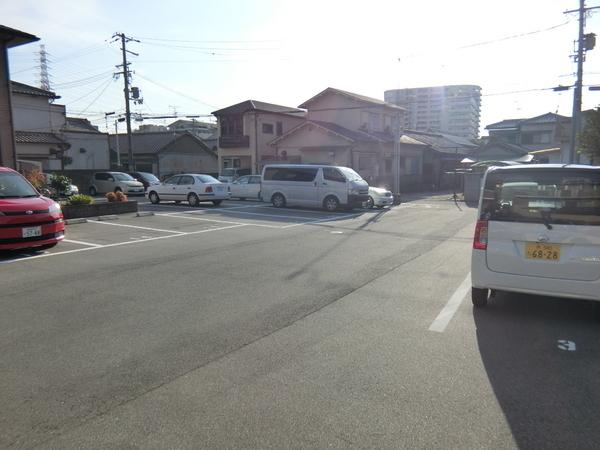 駐車場　敷地内駐車場！