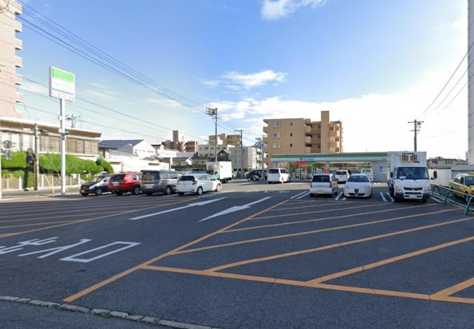 コンビニ　ファミリーマート奥田本町店（コンビニ）まで198m