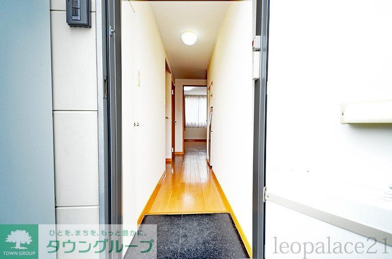 玄関　同タイプの写真です。