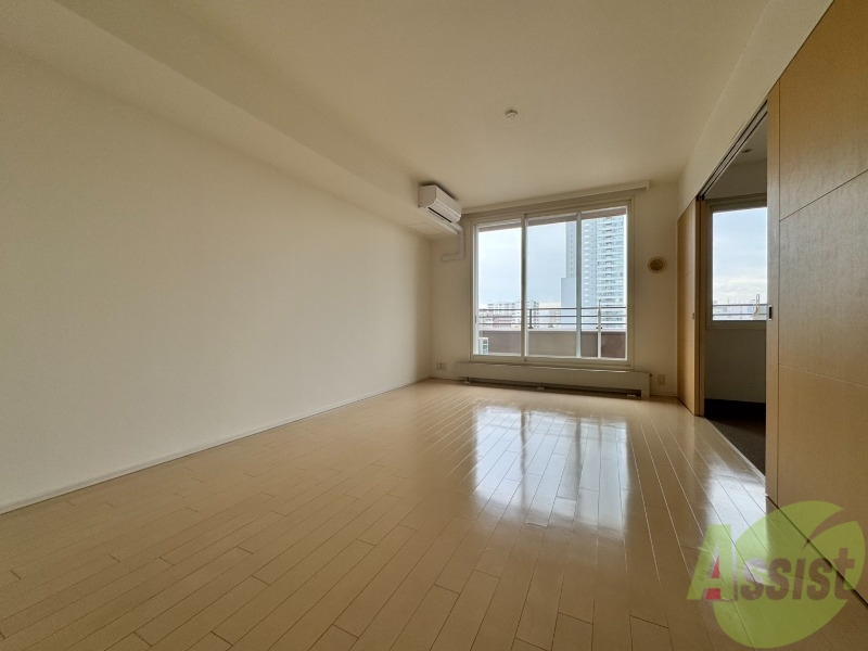 居室・リビング　広くてキレイなお部屋が広がっていて、充実した生活が送れそう。