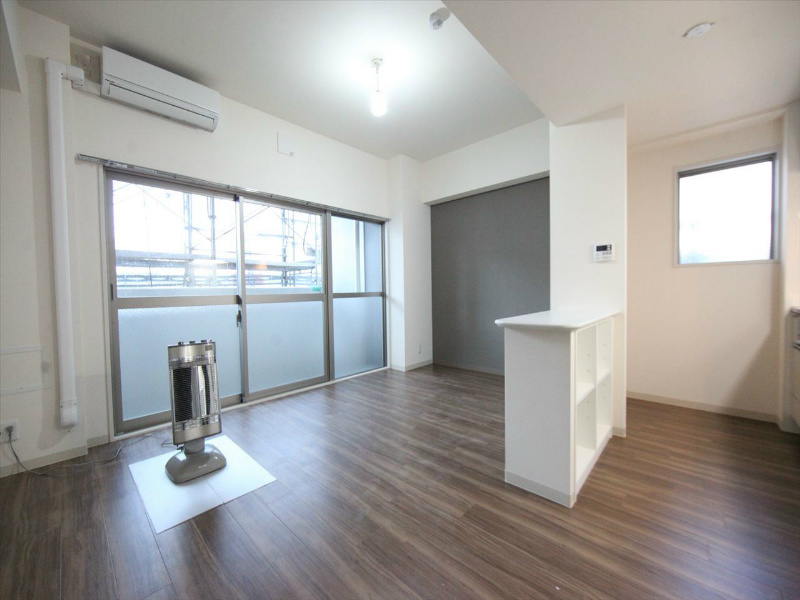 バルコニー　ＬＤＫ12.8帖　洋室5.2帖とつなげても仕切っても使えます