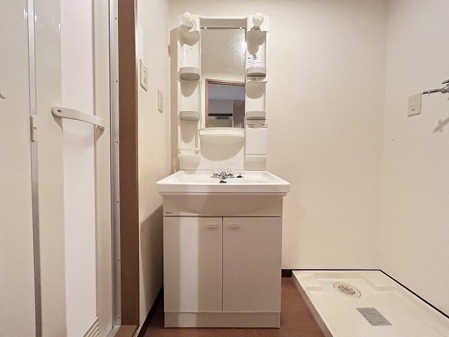 洗面設備　同マンション別部屋