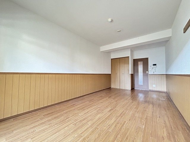 居室・リビング　同マンション別部屋