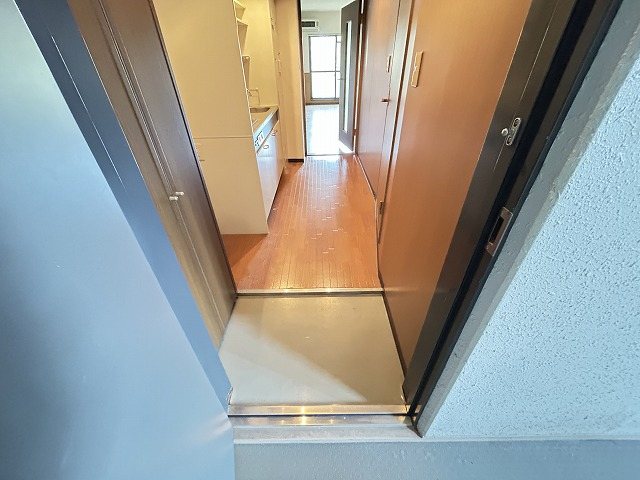 玄関　同マンション別部屋