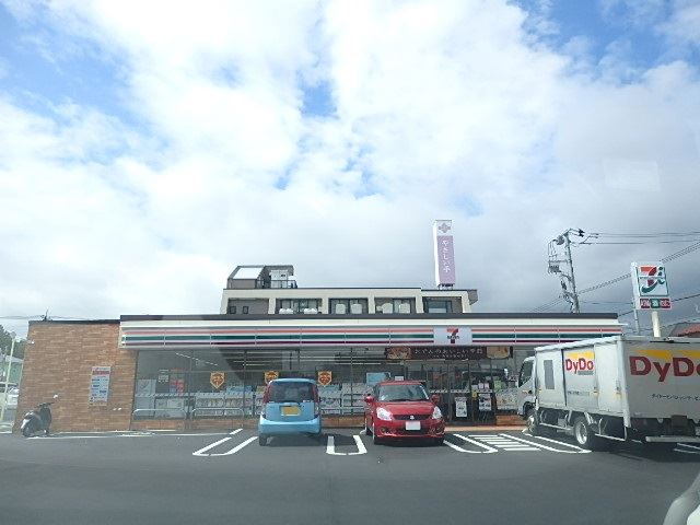 コンビニ　セブンイレブン（コンビニ）まで50m