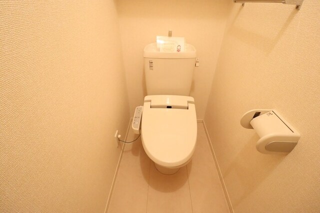 トイレ　温水洗浄暖房便座