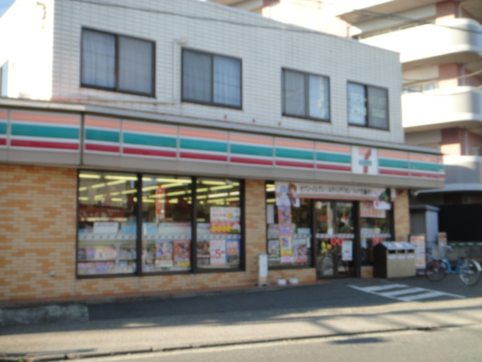 コンビニ　セブンイレブン 南町田店（コンビニ）まで61m