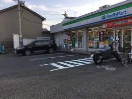 コンビニ　ファミリーマート 柵下町店（コンビニ）まで411m