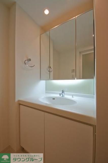 洗面設備　※写真は同タイプ住戸です。