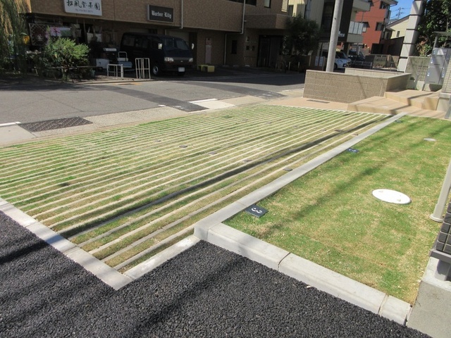 駐車場　駐車場