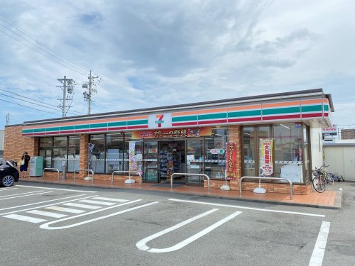 コンビニ　セブンイレブン 津市上浜町3丁目店（コンビニ）まで190m