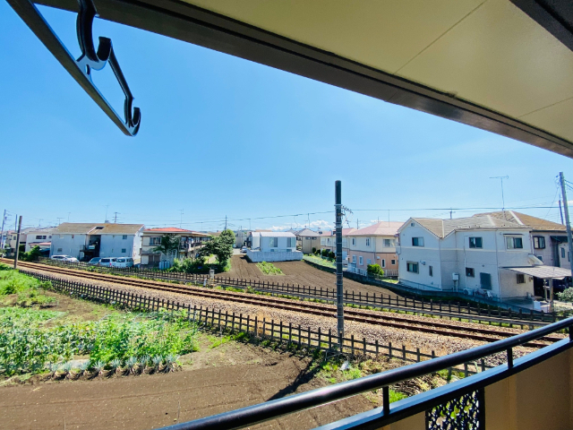 眺望　同一建物内の別部屋の内装写真になります。（１０１号室）