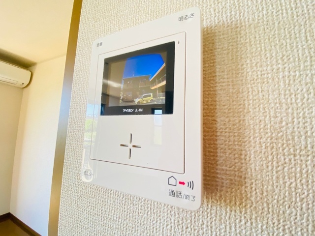 セキュリティ　同一建物内の別部屋の内装写真になります。（１０１号室）