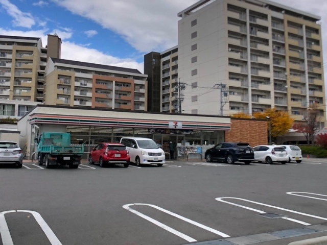 コンビニ　セブンイレブン長野柳町店（コンビニ）まで271m