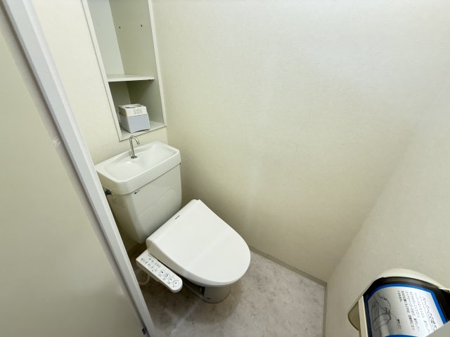 トイレ　※同施工会社のイメージ写真※