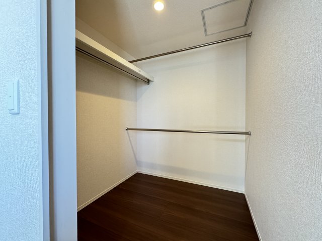 収納　ウォークインクローゼット
