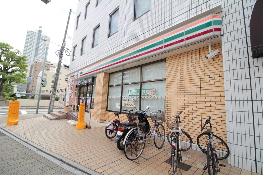 コンビニ　セブンイレブン広島家庭裁判所前店（コンビニ）まで211m