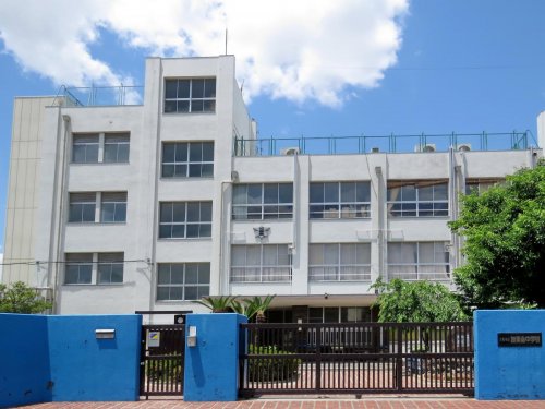 中学校　大阪市立加美南中学校（中学校）まで692m