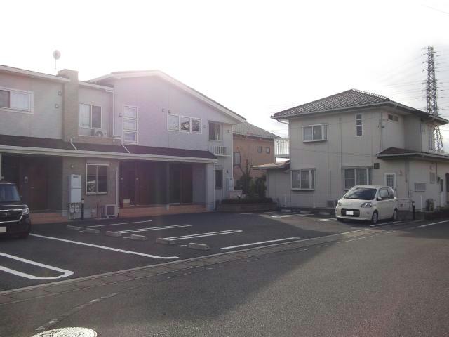 駐車場　駐車場