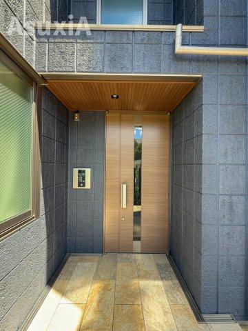 エントランス　別タイプのお部屋の写真です