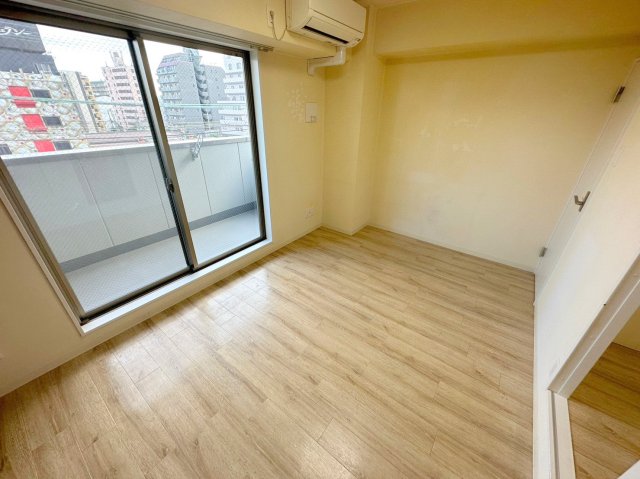 その他部屋・スペース　ゆとりのあるベッドルームで快適な睡眠をとってくださいね。