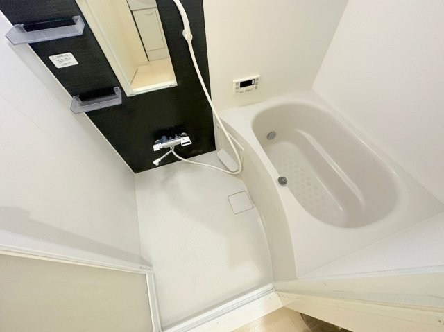 バス・シャワールーム　ゆったりと入るなら、お風呂とトイレとは別々が嬉しいですよね。