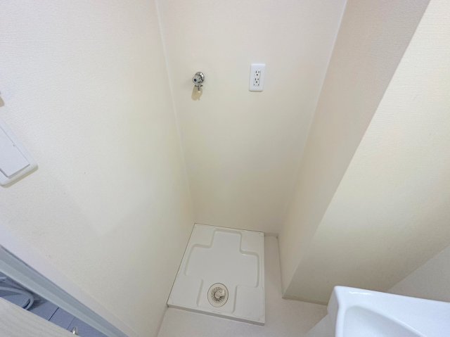 その他設備　嬉しい室内洗濯機置場。これで洗濯機も長持ちしますね。