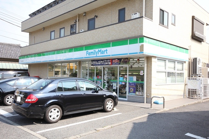 コンビニ　ファミリーマート（コンビニ）まで290m