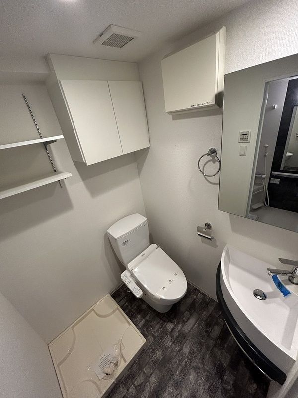 トイレ　同物件別部屋写真