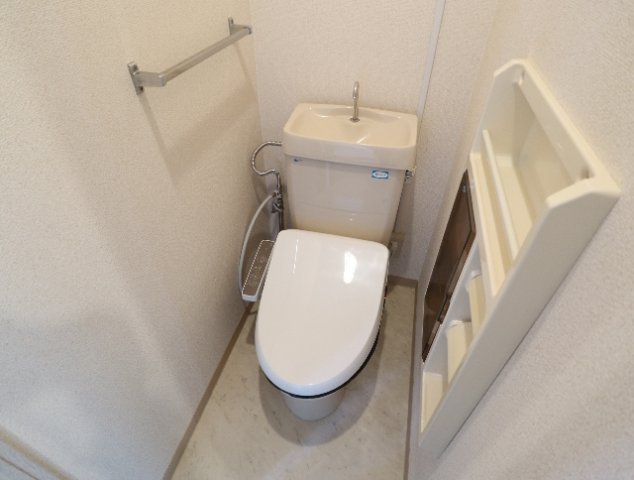 トイレ　落ち着いたトイレです