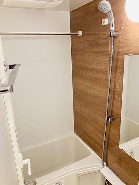 バス・シャワールーム　※別部屋の参考写真です。