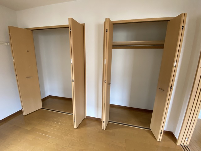 収納　仲良く二等分。