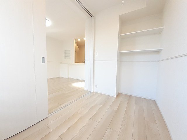 その他部屋・スペース　明るい色調の室内です